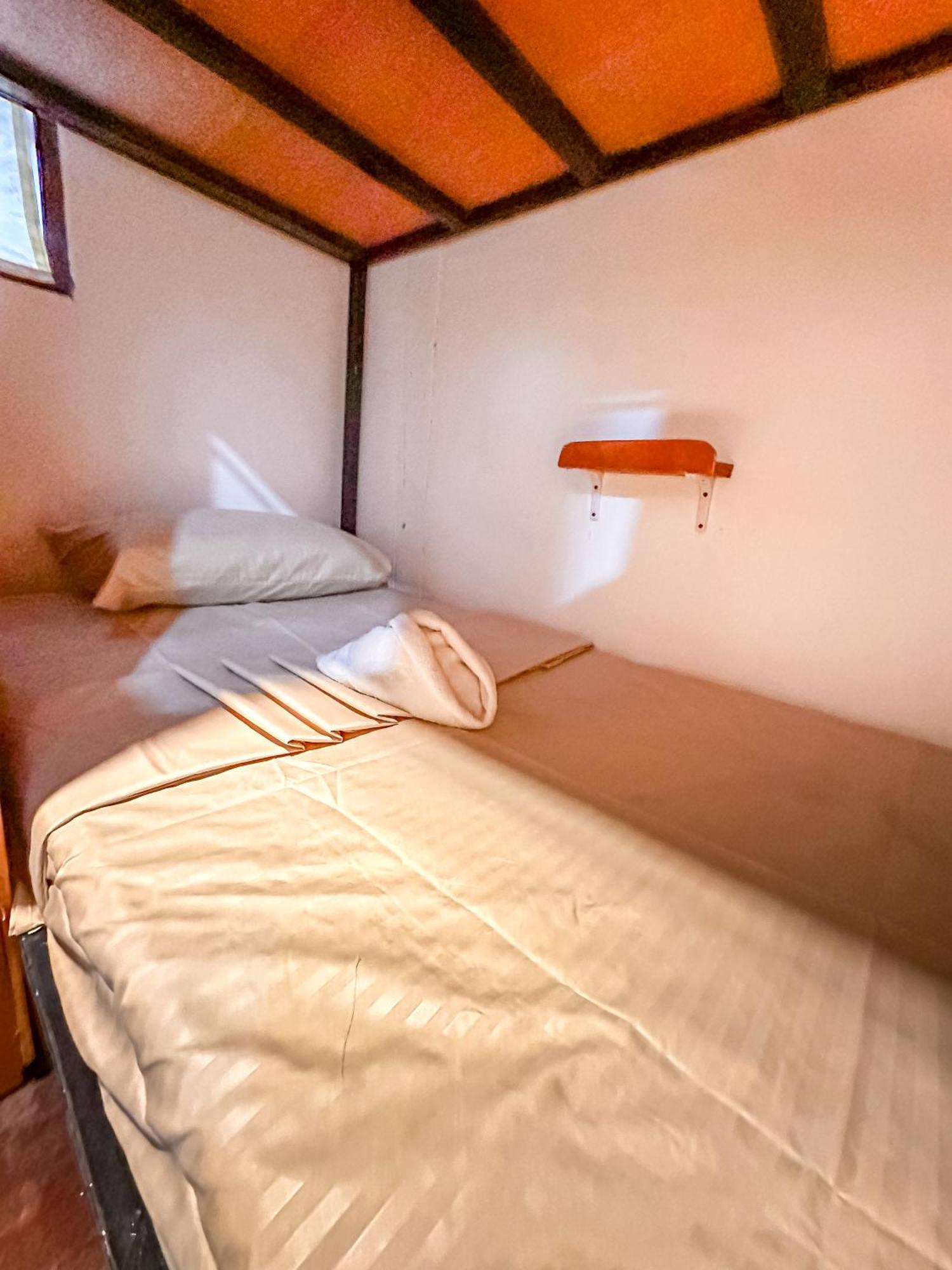 Hangout'S Hostel אל נידו מראה חיצוני תמונה